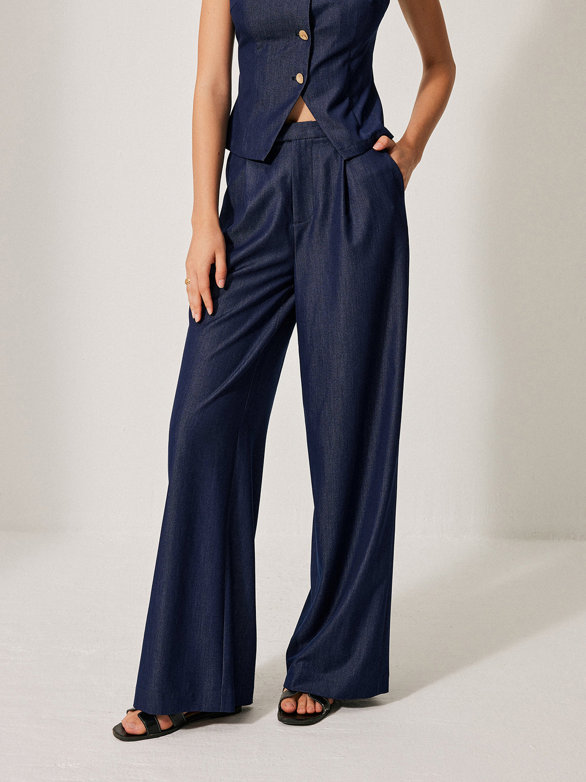 Mid-Waist Pocket Detail Pants