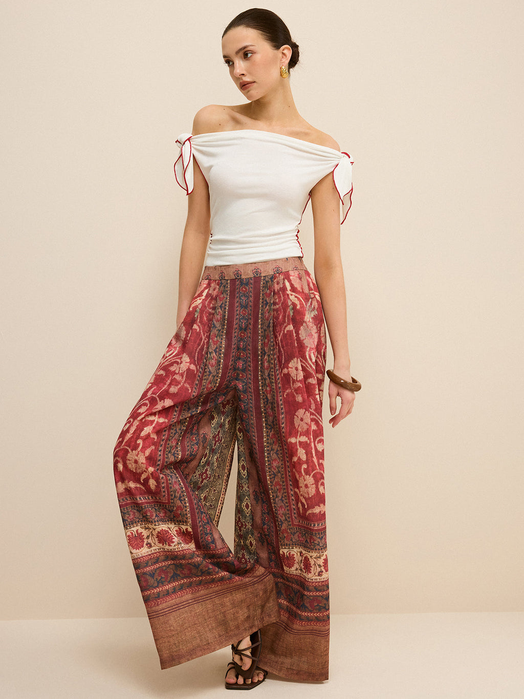 Off-Shoulder Contrast Trim Knotted Top