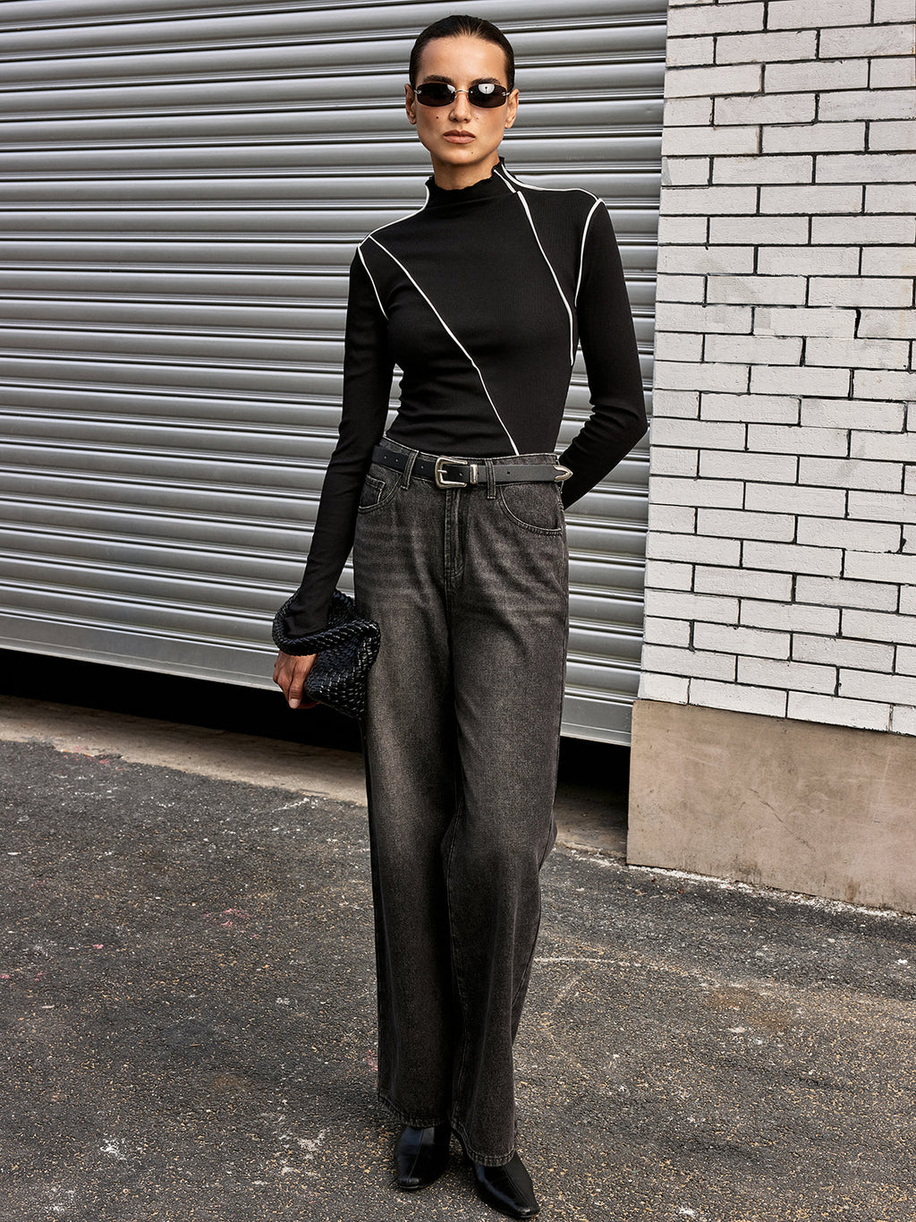 Contrast Asymmetric Piping Mock-Neck T-Shirt