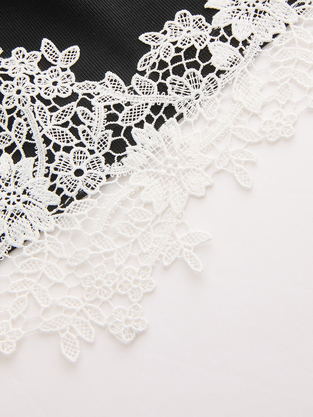 V-Neck Sleeveless Lace Trim Blouse