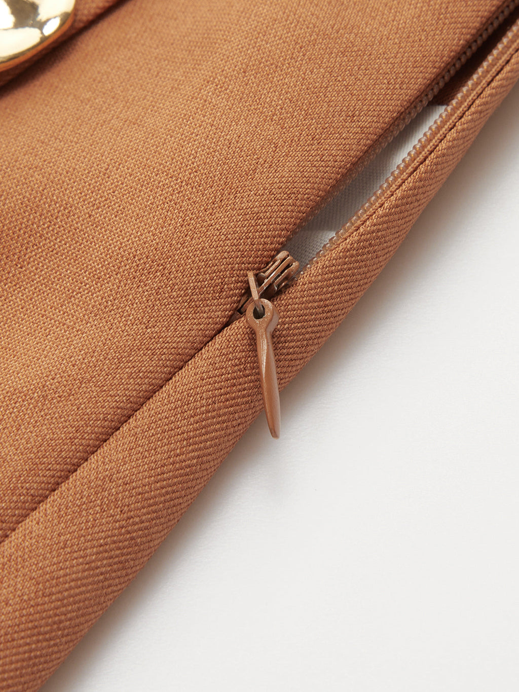 Mid-Waist Metal Detail Tailored Shorts